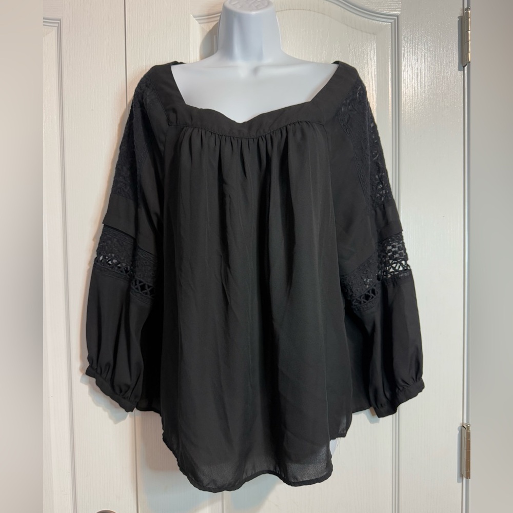 Ivanka Trump Black Scoop‎ Neck Blouse 🖤